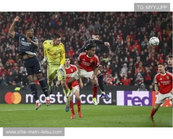 穆里尼奥演练3-4-2-1阵型，本菲卡采取降速模式应对皇马